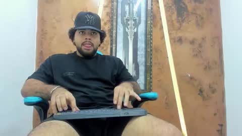 chris_evans00 online show from 03-01-26, 07:49