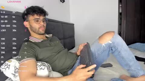 Snapshot of chrisandrew_ chatting on 01-03-25, 10:29 Im Chirs IM MODEL INDEPENDT online show from 01-03-25, 10:29