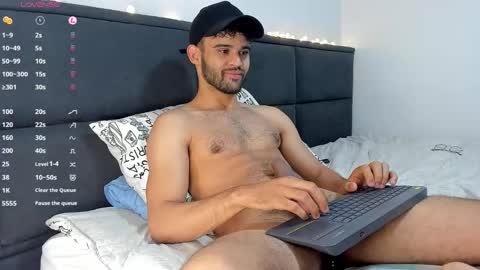 Snapshot of chrisandrew_ chatting on 01-08-25, 10:48 Im Chirs IM MODEL INDEPENDT online show from 01-08-25, 10:48