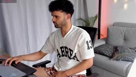 Snapshot of chrisandrew_ chatting on 02-26-25, 02:14 Im Chirs IM MODEL INDEPENDT online show from 02-26-25, 02:14