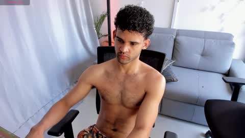 Snapshot of chrisandrew_ chatting on 03-01-25, 03:27 Im Chirs IM MODEL INDEPENDT online show from 03-01-25, 03:27