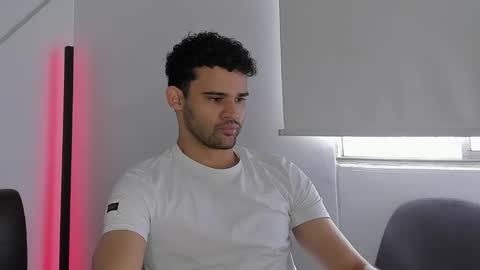 Snapshot of chrisandrew_ chatting on 10-06-25, 03:09 Im Chirs IM MODEL INDEPENDT online show from 10-06-25, 03:09