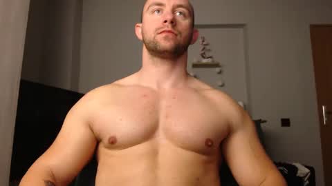 Snapshot of chrisbigbiceps chatting on 12-05-24, 05:15 chrisbigbiceps online show from 12-05-24, 05:15