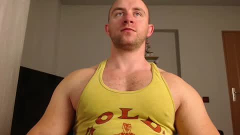 Snapshot of chrisbigbiceps chatting on 01-04-25, 04:44 chrisbigbiceps online show from 01-04-25, 04:44
