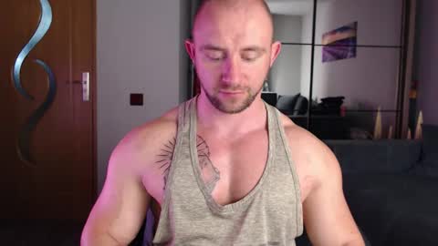 Snapshot of chrisbigbiceps chatting on 02-12-26, 06:47 chrisbigbiceps online show from 02-12-26, 06:47