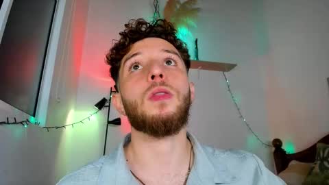 Hi dont forguet to follow me    online show from 12-18-25, 07:25