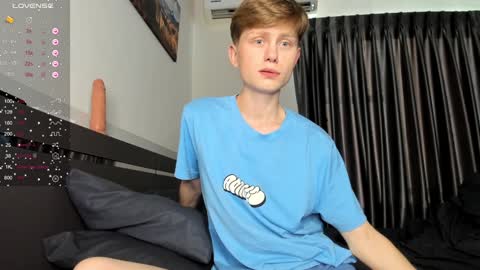 Snapshot of christian_di0r chatting on 01-19-25, 01:10 Christian PVT open online show from 01-19-25, 01:10