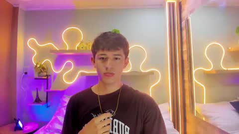 Snapshot of christian_foxx chatting on 02-07-26, 01:48 Christian online show from 02-07-26, 01:48