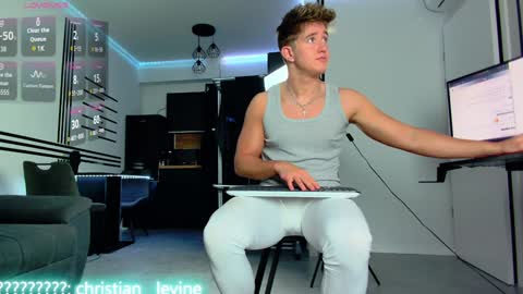 Snapshot of christianlevine_ chatting on 01-19-25, 07:04 UPVOTE ME ------ ILL DO SOMETHING FOR FREE online show from 01-19-25, 07:04