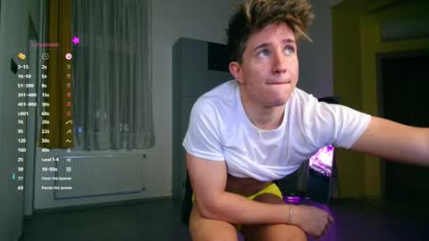 Snapshot of christianlevine_ chatting on 11-11-25, 06:41 UPVOTE ME ------ ILL DO SOMETHING FOR FREE online show from 11-11-25, 06:41