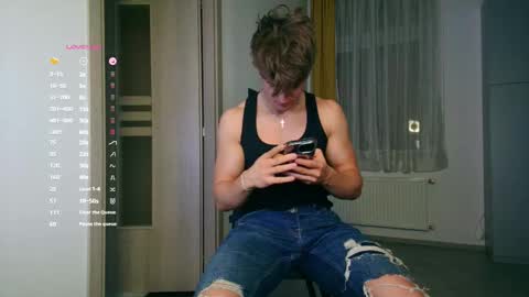 Snapshot of christianlevine_ chatting on 11-19-25, 03:56 UPVOTE ME ------ ILL DO SOMETHING FOR FREE online show from 11-19-25, 03:56