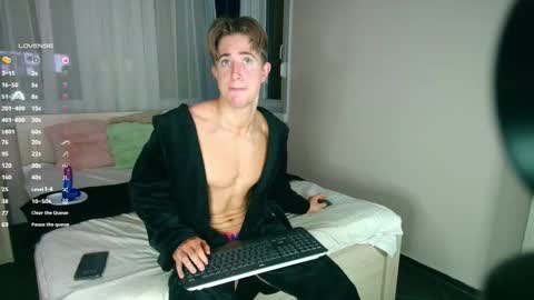 Snapshot of christianlevine_ chatting on 11-28-25, 06:21 UPVOTE ME ------ ILL DO SOMETHING FOR FREE online show from 11-28-25, 06:21