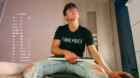 Snapshot of christianlevine_ chatting on 12-04-25, 05:06 UPVOTE ME ------ ILL DO SOMETHING FOR FREE online show from 12-04-25, 05:06