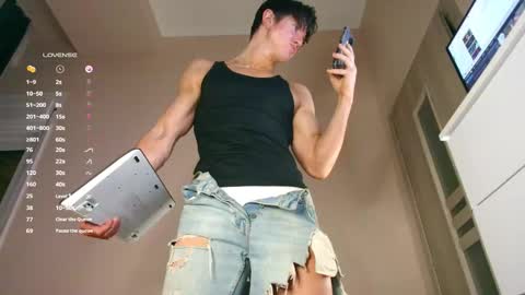 Snapshot of christianlevine_ chatting on 12-15-25, 03:38 UPVOTE ME ------ ILL DO SOMETHING FOR FREE online show from 12-15-25, 03:38