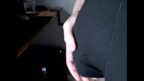 Snapshot of christianmdk chatting on 11-09-25, 12:47 Chris online show from 11-09-25, 12:47