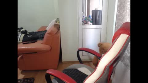 ChristiantBoy online show from 04-14-26, 07:03