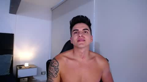 Snapshot of christianvalenzia chatting on 01-06-25, 01:30 Christian online show from 01-06-25, 01:30