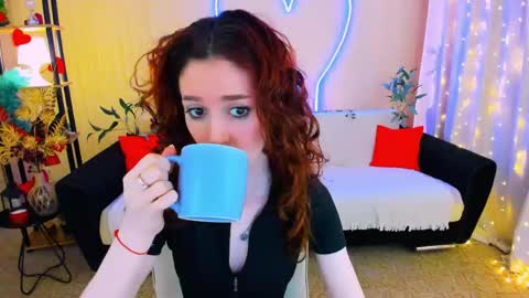 Snapshot of christinaconteeree chatting on 04-27-26, 03:15 christinaconteeree online show from 04-27-26, 03:15