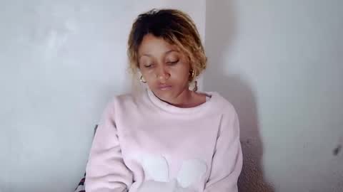 christine213 online show from 02-09-25, 08:11