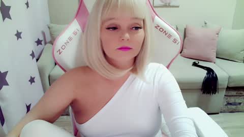 Christi online show from 01-23-25, 06:39