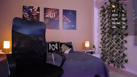 Snapshot of christopherblack_ chatting on 02-10-26, 01:26 Christopher Black online show from 02-10-26, 01:26