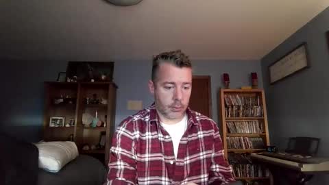 Snapshot of chrisw8121 chatting on 12-04-25, 04:05 chrisw8121 online show from 12-04-25, 04:05