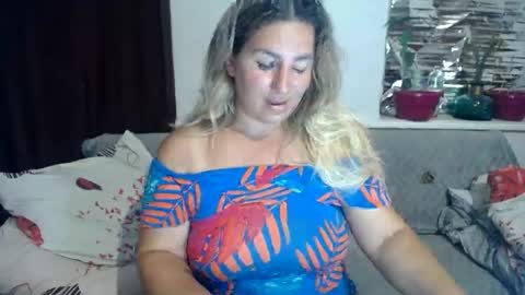 Snapshot of chrystalbella chatting on 08-05-26, 07:28 Diana online show from 08-05-26, 07:28