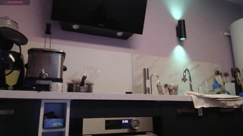 Snapshot of chwerry_b0 chatting on 10-30-25, 02:02 Jessica online show from 10-30-25, 02:02