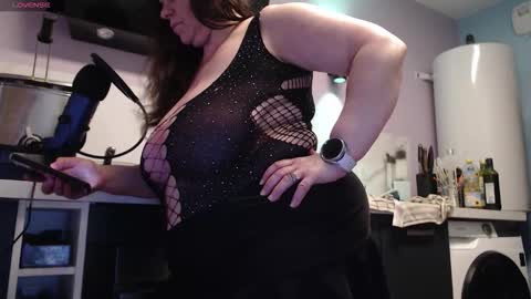 Snapshot of chwerry_b0 chatting on 12-15-25, 12:59 Jessica online show from 12-15-25, 12:59