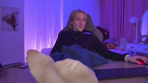 Snapshot of cinbellamy chatting on 02-03-26, 06:22 Cin Bellamy online show from 02-03-26, 06:22