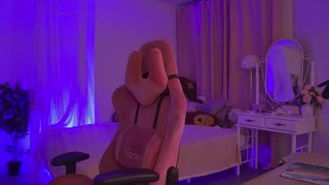 Snapshot of cinbellamy chatting on 02-12-26, 06:41 Cin Bellamy online show from 02-12-26, 06:41