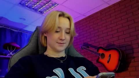 Snapshot of cinbellamy chatting on 02-27-26, 04:23 Cin Bellamy online show from 02-27-26, 04:23