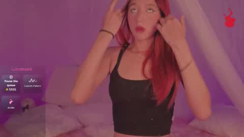 Snapshot of cinderella_lewis chatting on 11-05-25, 03:06 Sofi Eva and Mey online show from 11-05-25, 03:06