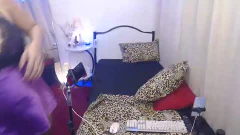 Cindy online show from 10-09-25, 04:16