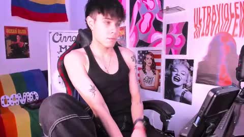 Snapshot of cinnamon_boyxxx chatting on 02-17-25, 04:20 David     Independent Model online show from 02-17-25, 04:20