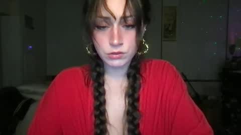 Snapshot of cinnamonpeaches chatting on 10-21-25, 11:49 Carmen online show from 10-21-25, 11:49