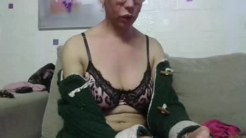 Snapshot of cinthia2525 chatting on 03-08-25, 12:09 cinthia2525 online show from 03-08-25, 12:09