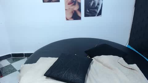 Cinthya online show from 11-19-25, 06:30