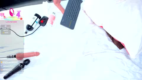 Snapshot of cintiavega chatting on 03-10-25, 05:50 Cintia online show from 03-10-25, 05:50