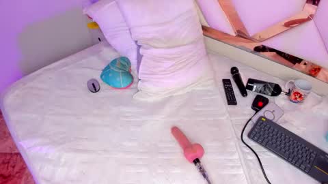 Snapshot of cintiavega chatting on 12-03-25, 12:40 Cintia online show from 12-03-25, 12:40