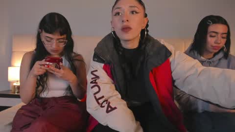 Snapshot of cintya_kors chatting on 01-03-25, 09:57 Cintya online show from 01-03-25, 09:57