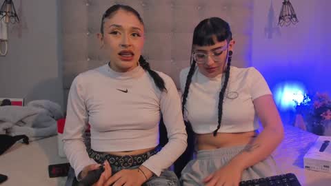 Snapshot of cintya_kors chatting on 01-08-25, 09:23 Cintya online show from 01-08-25, 09:23