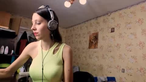 Lisa Salivan online show from 10-31-25, 10:27