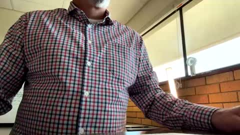 Snapshot of cj3d2 chatting on 09-29-25, 04:23 Cjd32 online show from 09-29-25, 04:23