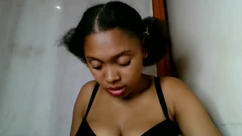 ckamilla45 online show from 09-10-25, 07:19