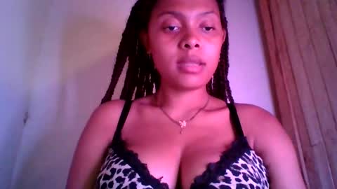 ckamilla45 online show from 10-01-25, 01:06
