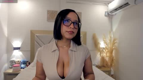 Snapshot of cl4ire chatting on 01-14-26, 04:07 Claire 3 online show from 01-14-26, 04:07