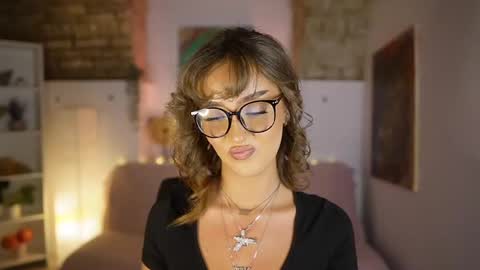 Clara smile online show from 02-21-25, 10:15