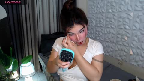 Snapshot of claraakhasova chatting on 12-22-24, 06:26 Samantha online show from 12-22-24, 06:26