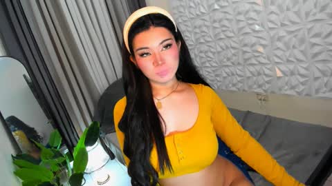 Snapshot of claraakhasova chatting on 01-01-25, 08:15 Samantha online show from 01-01-25, 08:15